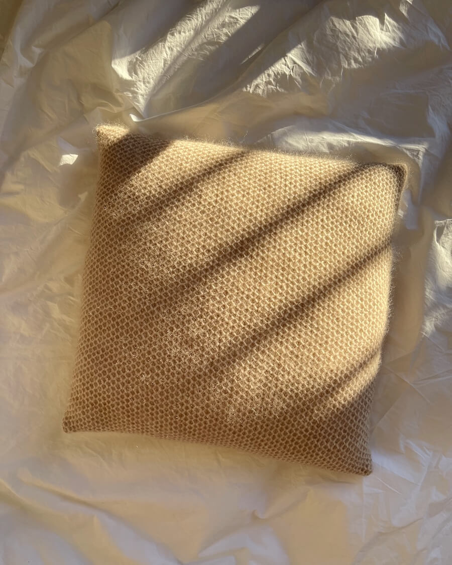Honey Pillow Pattern - PetiteKnit