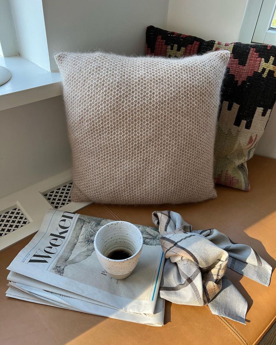 PetiteKnit Honey Pillow Kit - 40cm x 40cm, Brown Sugar