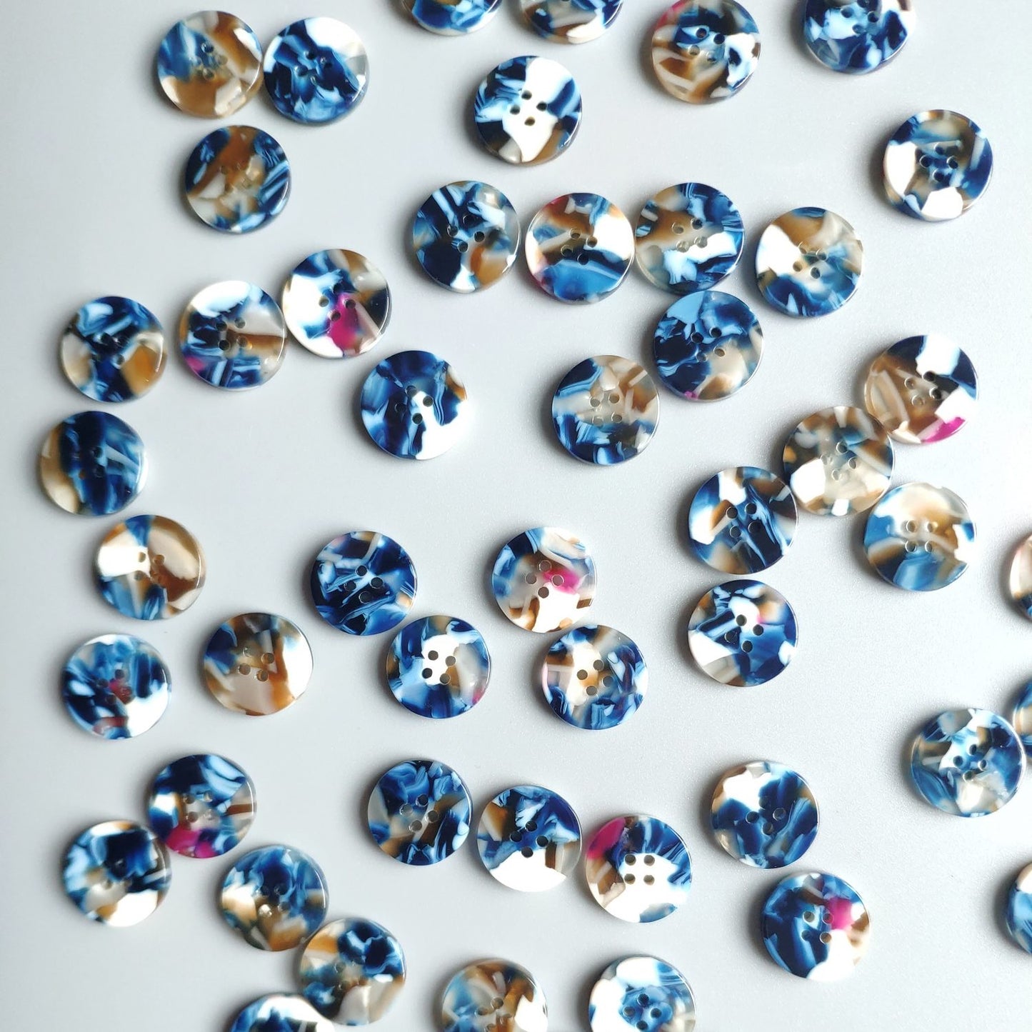 Pigeon Wishes Roswell Button Set 15mm