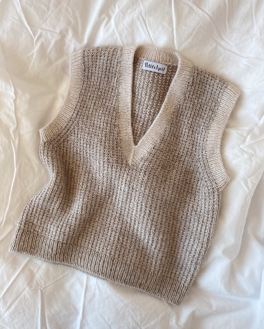 Friday Slipover V-Neck Pattern - PetiteKnit
