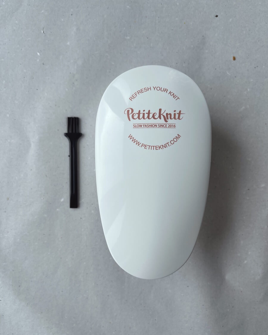 "Refresh Your Knit With PetiteKnit" - Lint Remover
