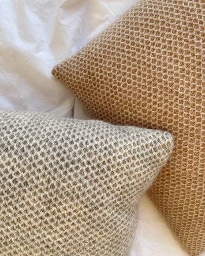 PetiteKnit Honey Pillow Kit - 40cm x 40cm, Brown Sugar