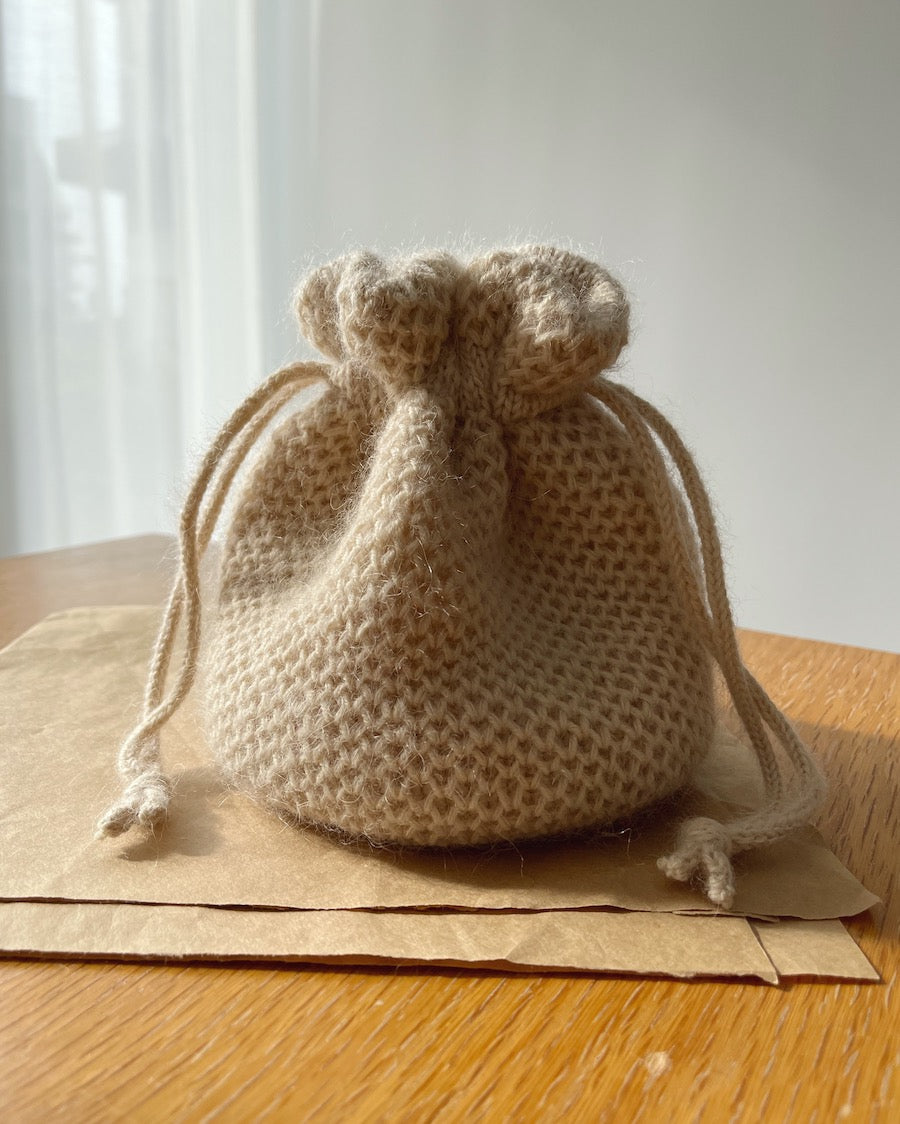 Honey Bucket Bag Pattern - PetiteKnit