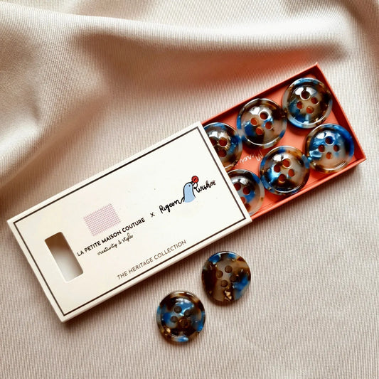 La Petite Maison Couture x Pigeon Wishes Un Café à Paris Button Set 23mm