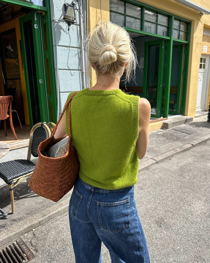 Maggie Vest Pattern - PetiteKnit